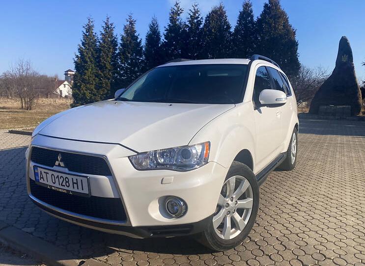 Mitsubishi Outlander 2011