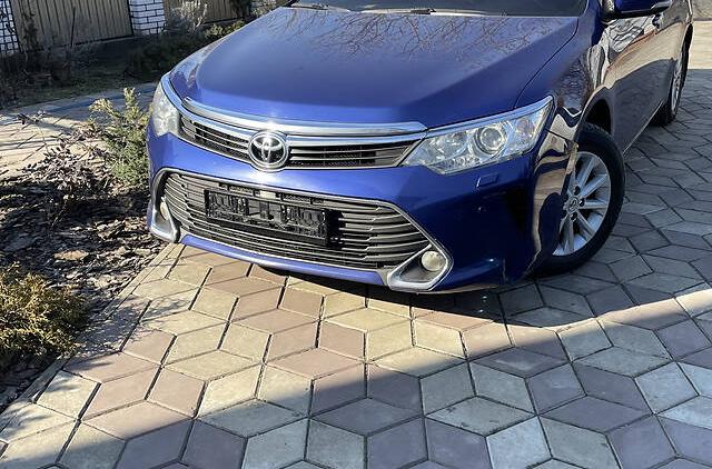 Toyota Camry   2015