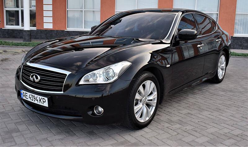 Infiniti M25 2011