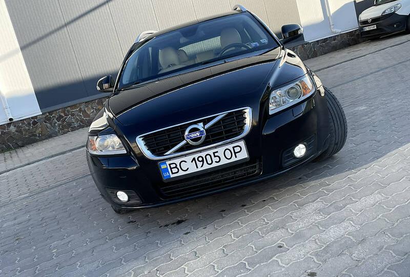 Volvo V50 R Design 2011