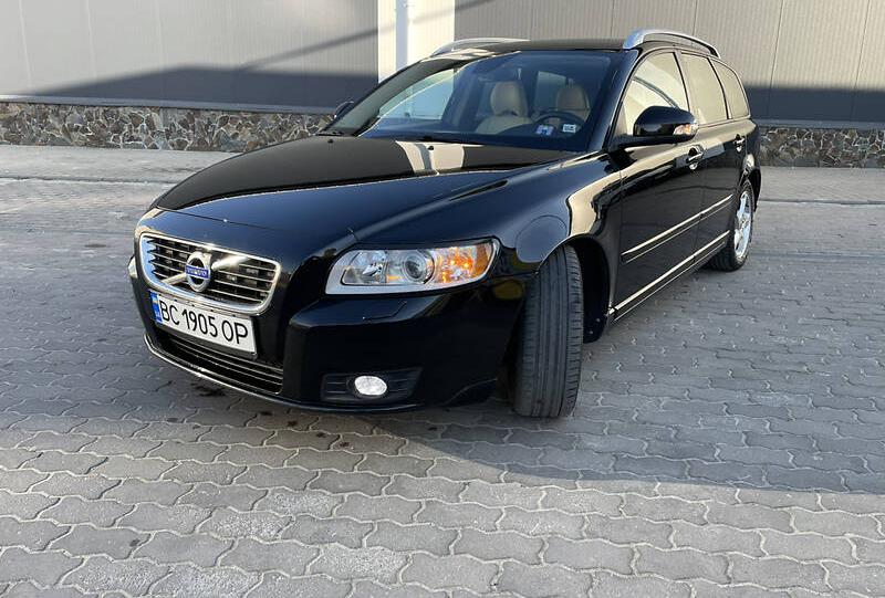 Volvo V50 R Design 2011