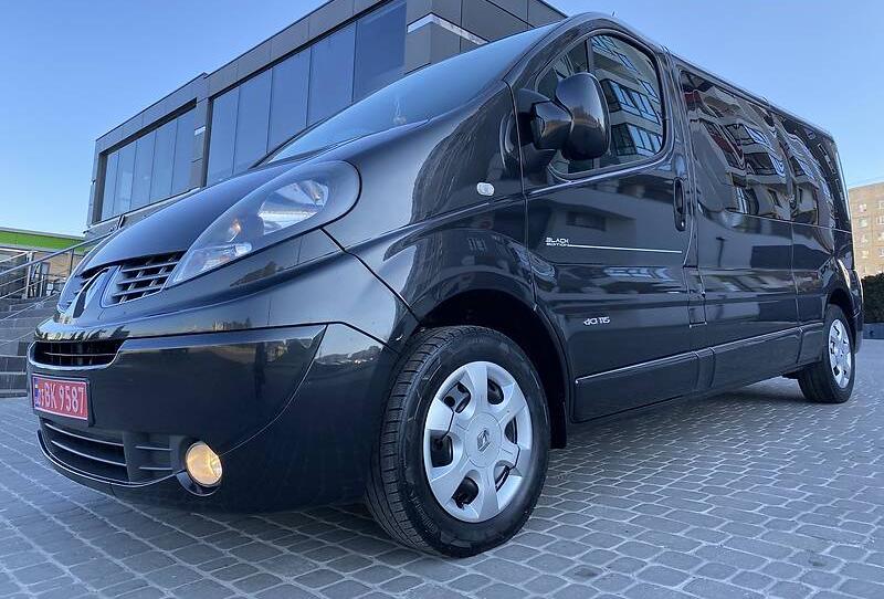 Renault Trafic пасс. LONG BLACK EDITION  2012