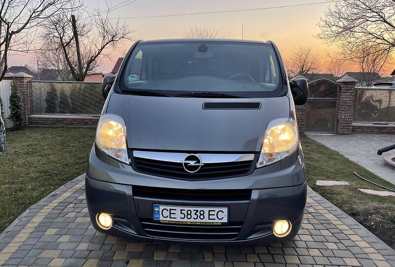 Opel Vivaro груз.-пасс. 2.0 CDTI 2011