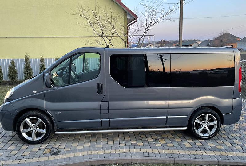Opel Vivaro груз.-пасс. 2.0 CDTI 2011