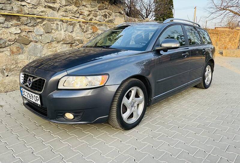 Volvo V50 MOMENTUM INDIVIDUAL 2011
