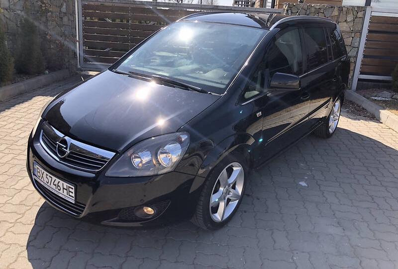 Opel Zafira Cosmo 2011