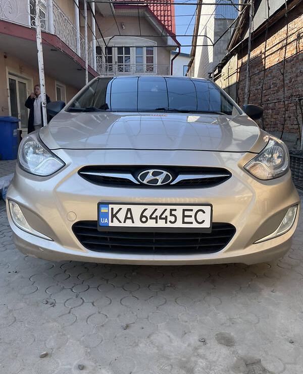 Hyundai Accent 2013