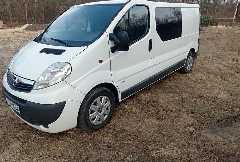 Opel Vivaro пасс. Long 2012