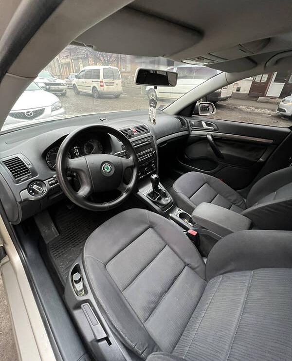 Skoda Octavia A5 1.6 MPI Elegance  2005