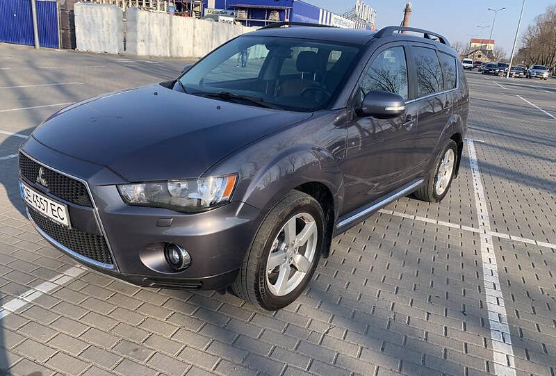 Mitsubishi Outlander XL 2010