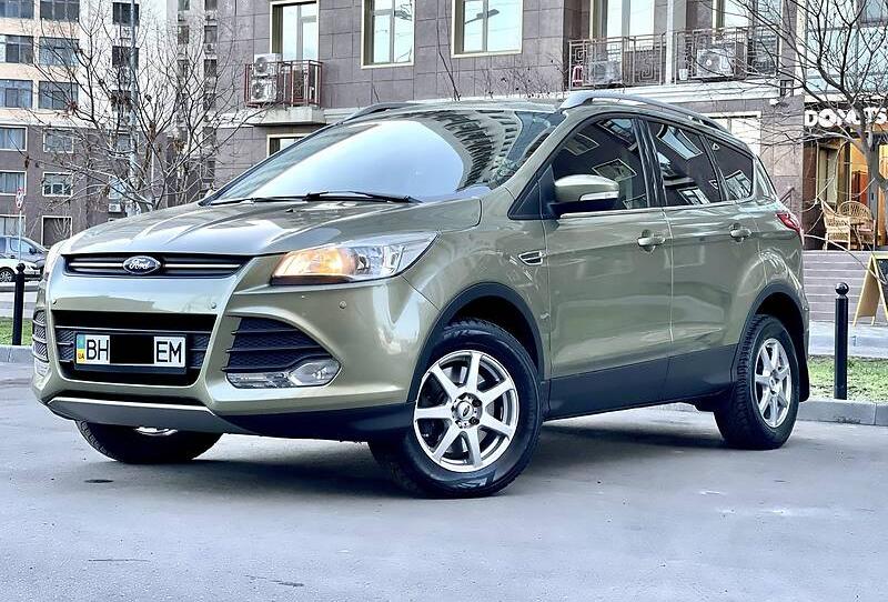 Ford Kuga O F F I C I A L 2014