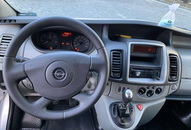 Opel Vivaro пасс. 2012