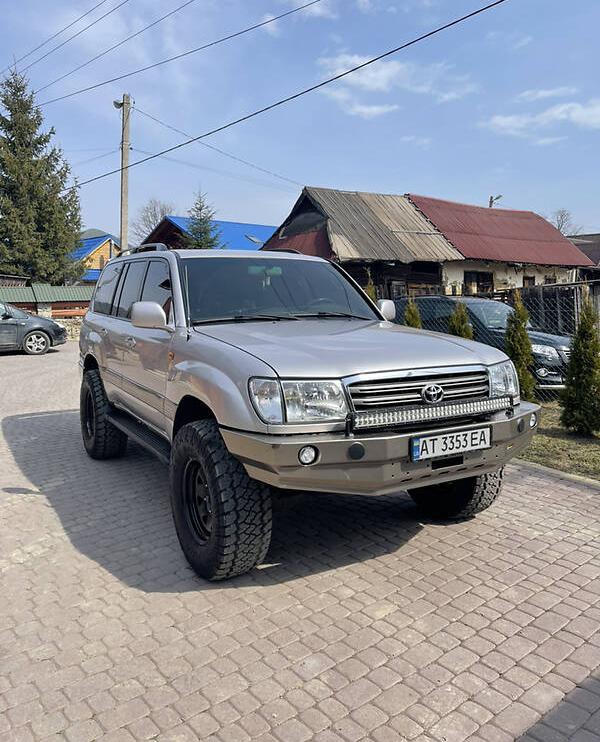 Toyota Land Cruiser 100 2004