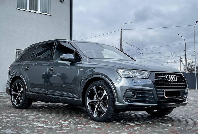 Audi Q7 S LINEx3 7M MATRIX  2017