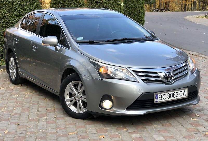 Toyota Avensis 2012
