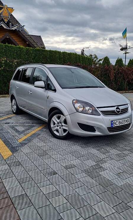 Opel Zafira cosmo 2010