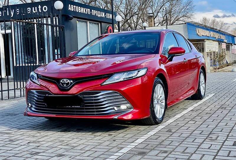 Toyota Camry 2019