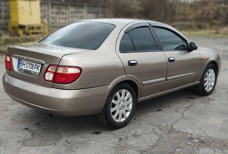 Nissan Almera 2005