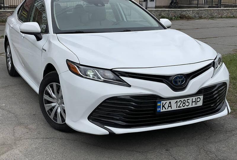 Toyota Camry 2019