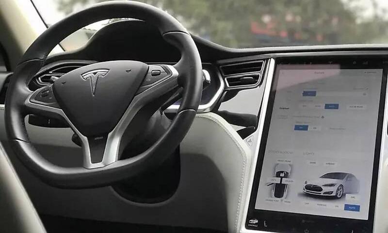 Tesla Model S 2013