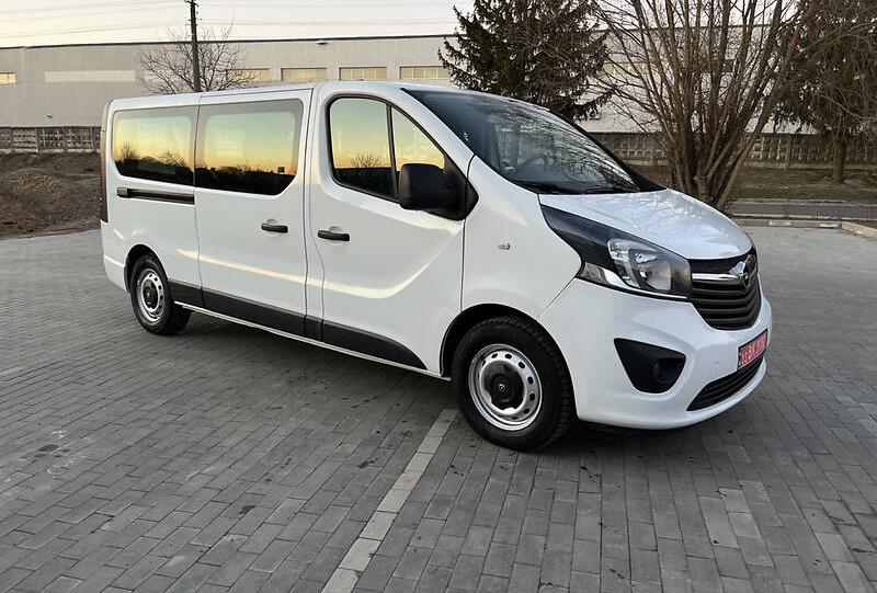 Opel Vivaro пасс. Long 2016