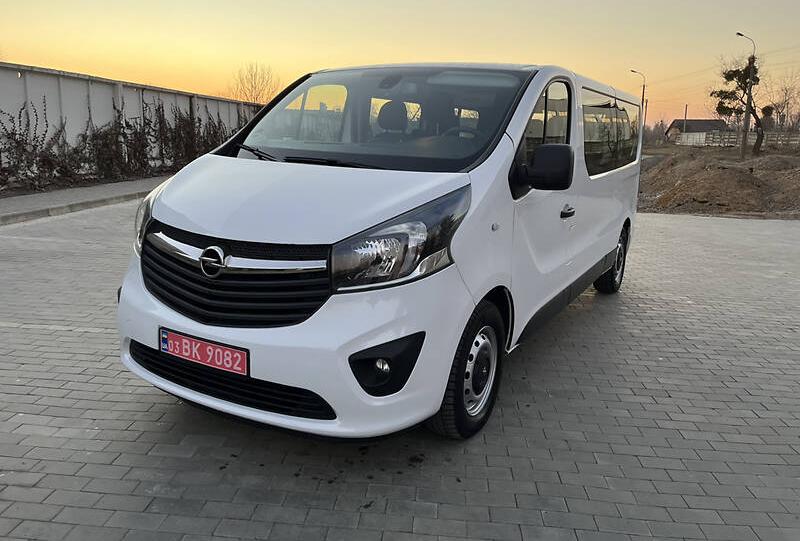 Opel Vivaro пасс. Long 2016
