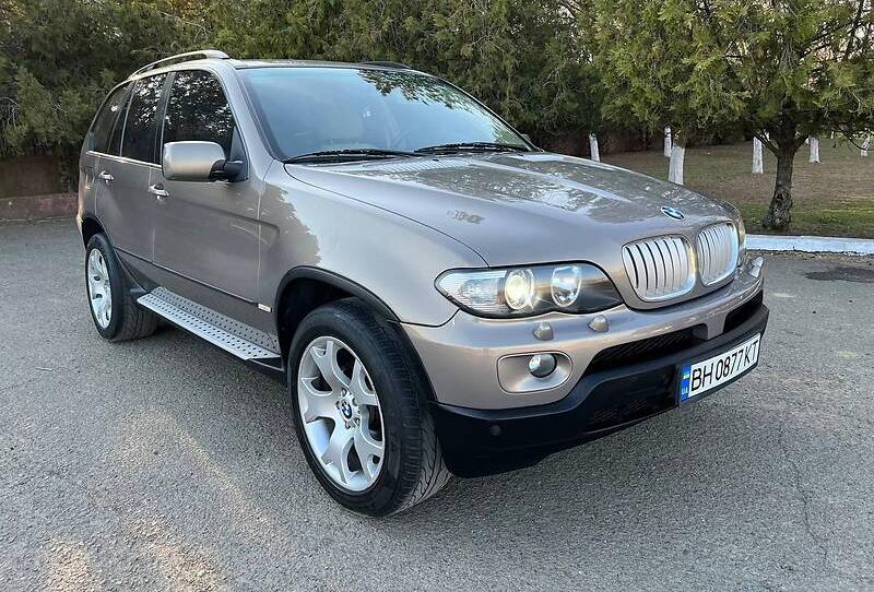 BMW X5 O F F I C I A L 2005