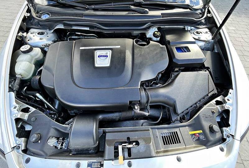 Volvo V50 D3 D5204T5 2012