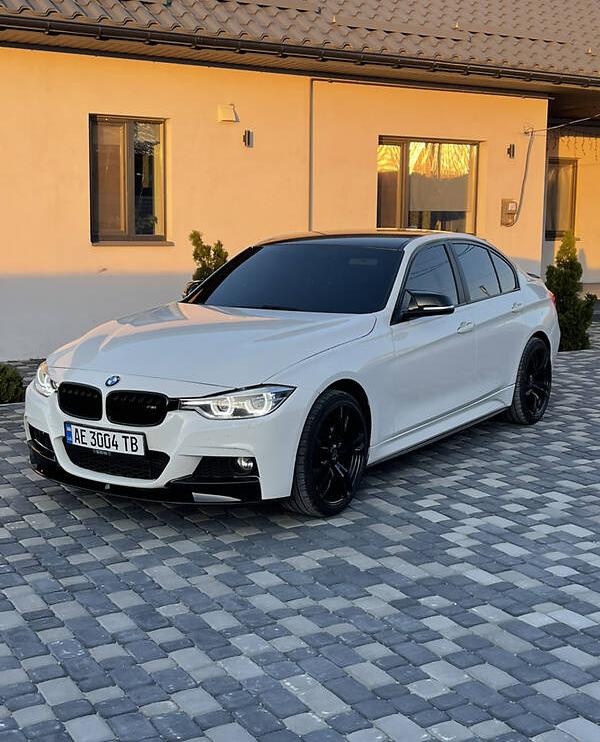 BMW 320 2016