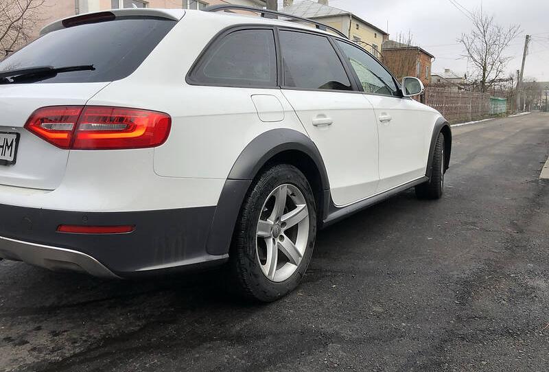 Audi A4 Allroad 2012