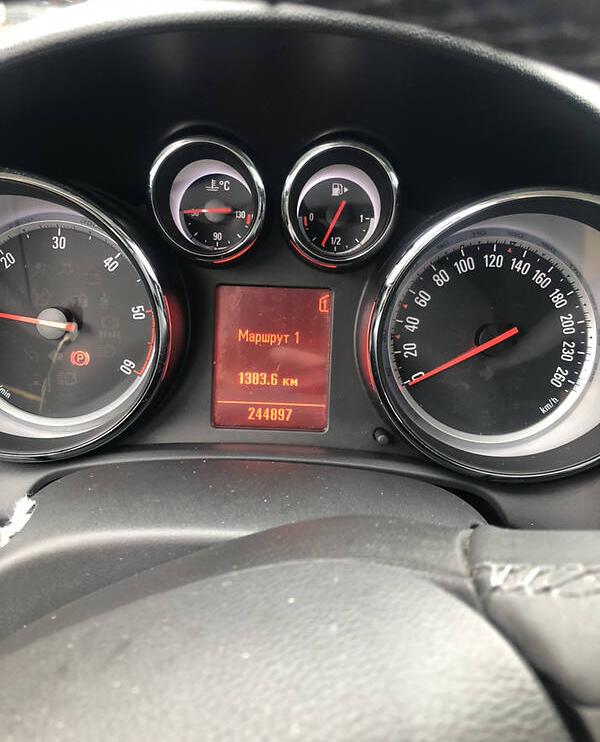 Opel Astra J 2011