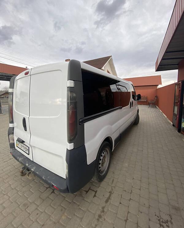 Opel Vivaro пасс. 2006