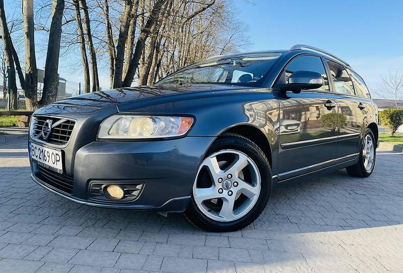 Volvo V50 MOMENTUM INDIVIDUAL 2011