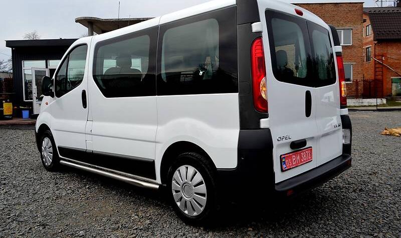 Opel Vivaro пасс. 2011