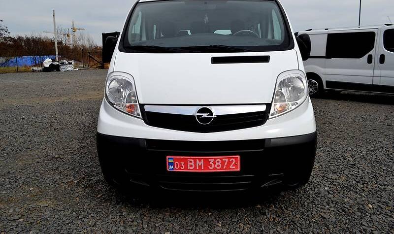 Opel Vivaro пасс. 2011