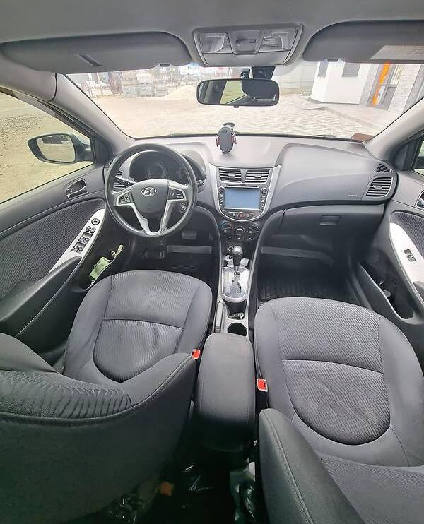 Hyundai Accent 2011