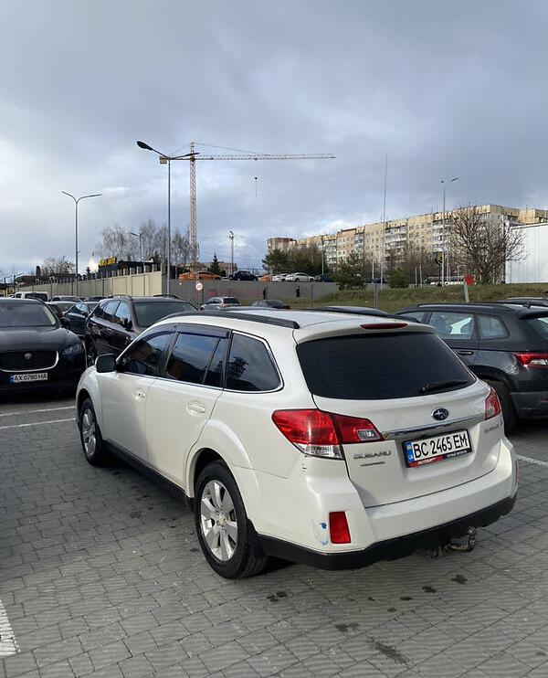 Subaru Outback 2011