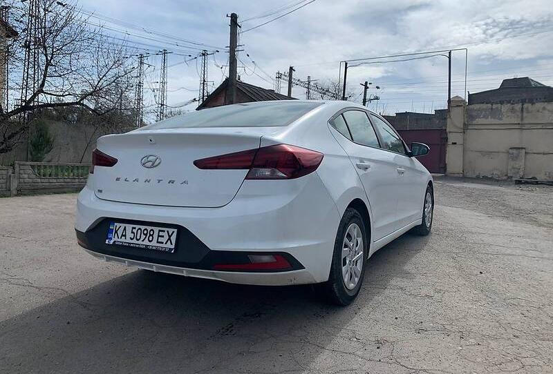 Hyundai Elantra 2019
