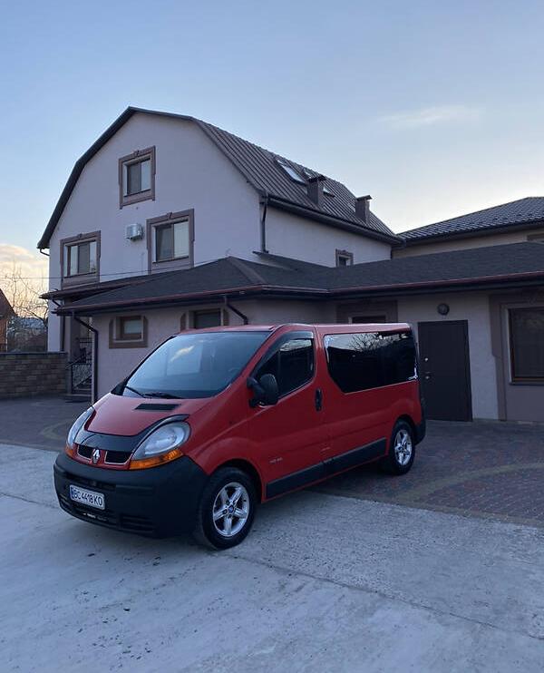 Renault Trafic пасс. 2003
