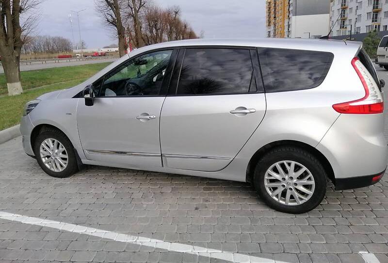 Renault Grand Scenic 2012