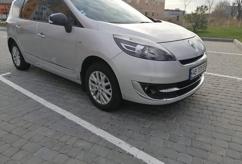Renault Grand Scenic 2012