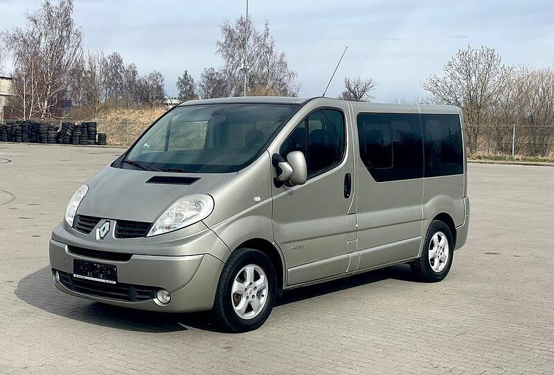 Renault Trafic пасс. 2011