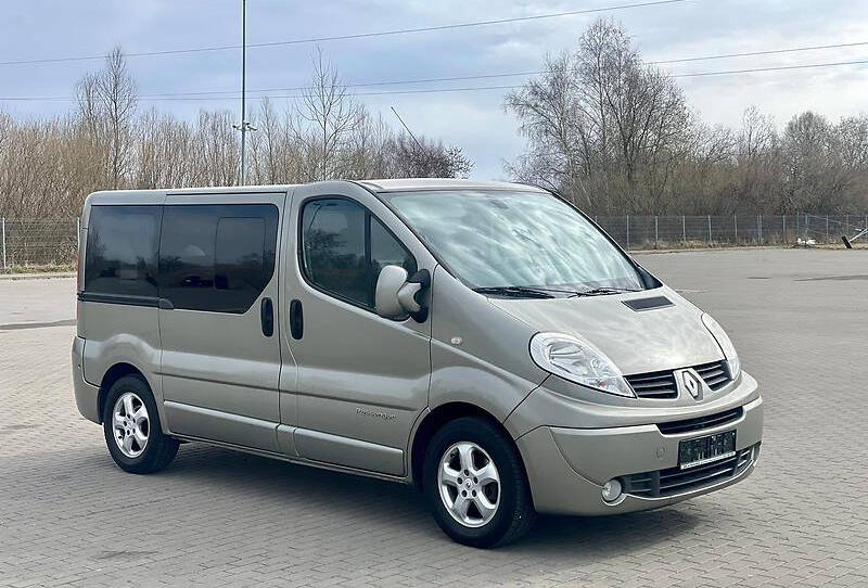 Renault Trafic пасс. 2011