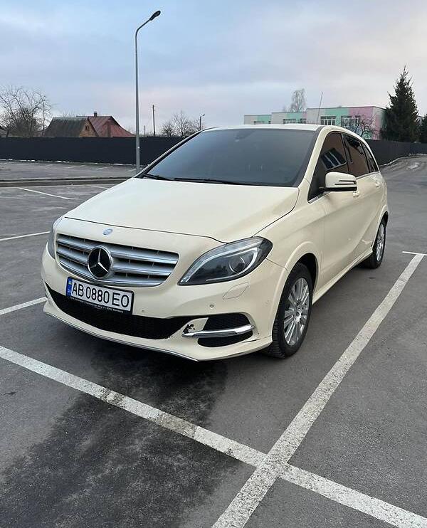 Mercedes-Benz B 200 2016