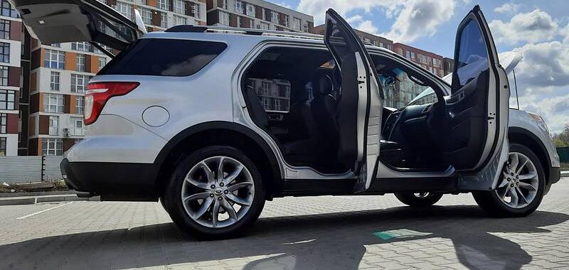 Ford Explorer 2011