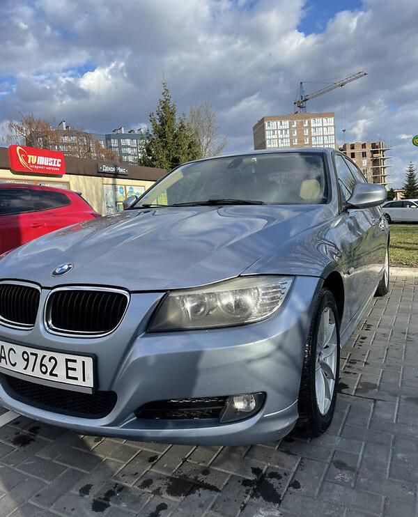 BMW 320 2011