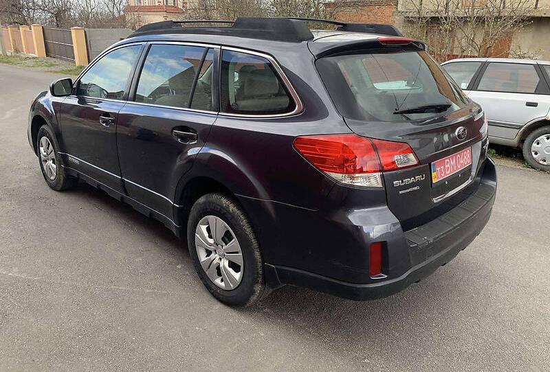 Subaru Outback awd 2012