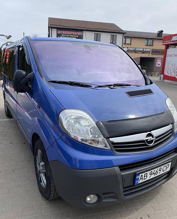 Opel Vivaro пасс. 2014