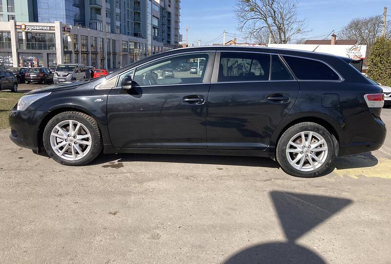 Toyota Avensis 2010