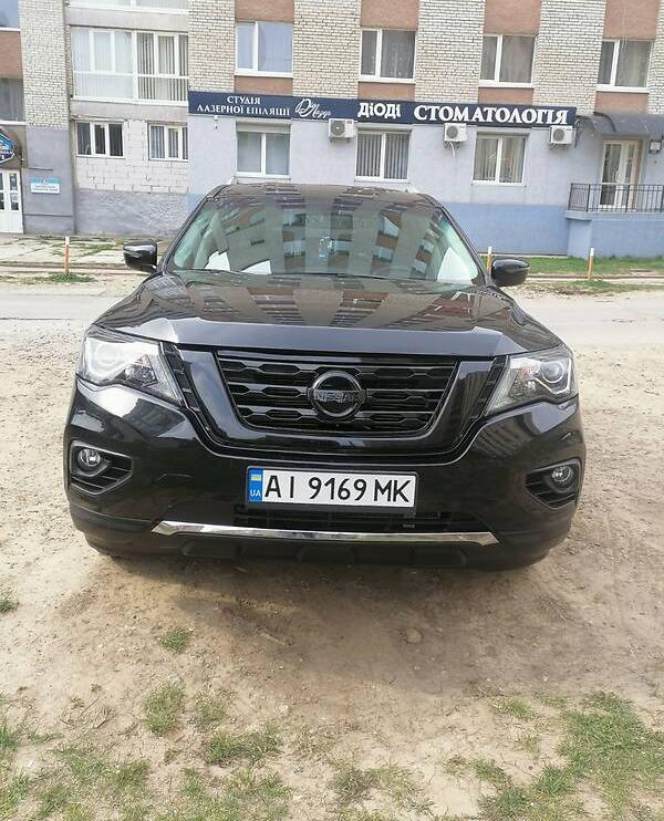 Nissan Pathfinder sv 2020